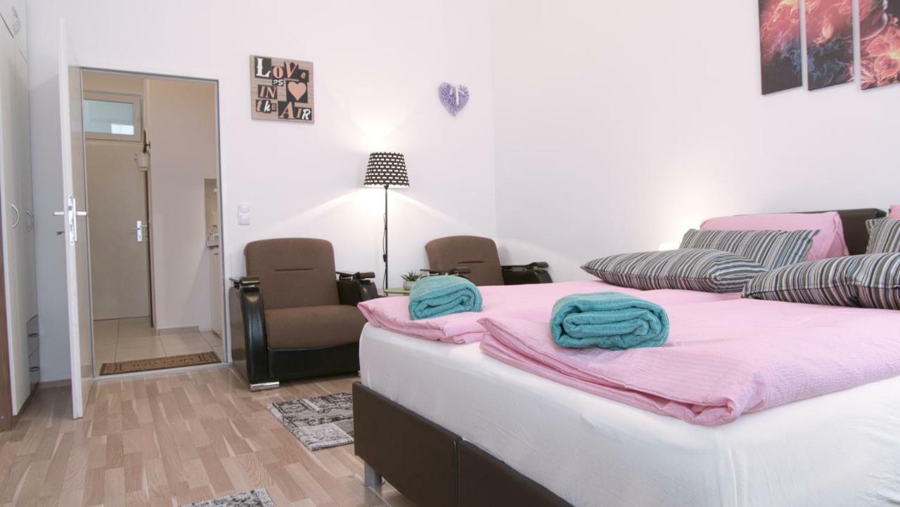 Donkey Apartment Виена Екстериор снимка
